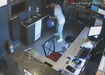 Bursa’da oyun konsolu hırsızlığı kamerada