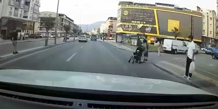 Bursa’da facia teğet geçti: Anne ve bebek kıl payı kurtuldu