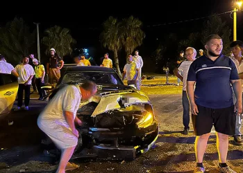 Bursa’da iki otomobil kafa kafaya çarpıştı