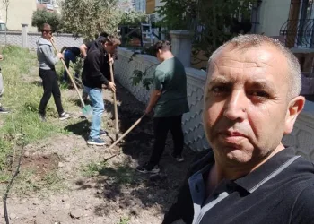 Bursa’da öğretmen ve öğrencilerinden örnek davranış