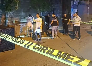 Karısını öldürüp çuvala koydu, sırtlayarak çöpe attı