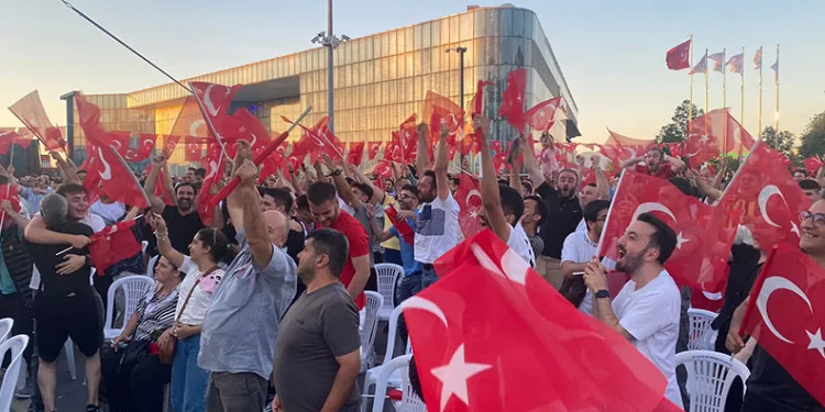Bursa’da milli heyecan dev ekranda yaşandı