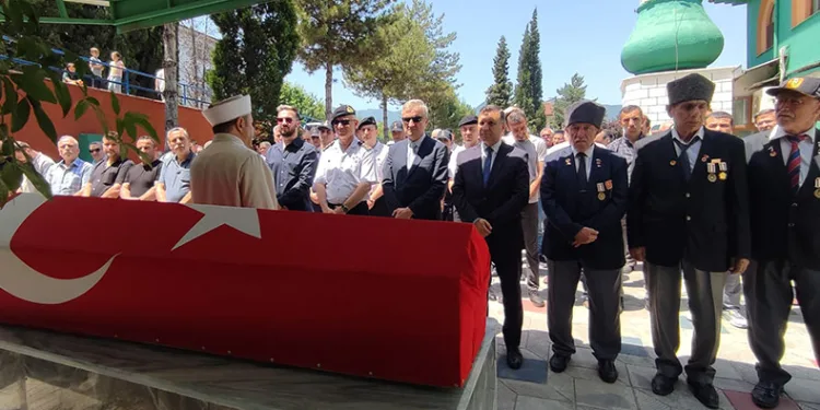 Kıbrıs gazileri törenle sonsuzluğa uğurlandı