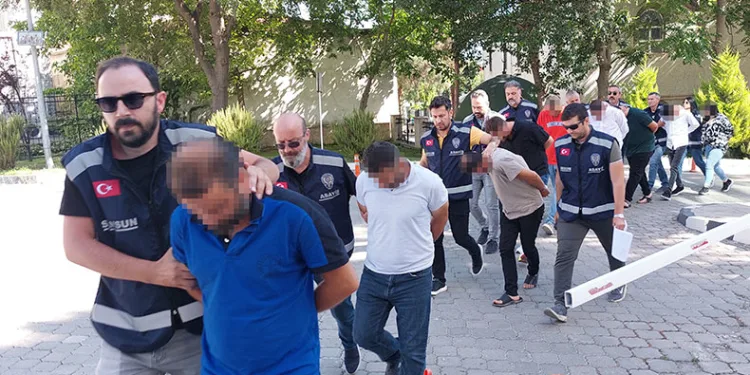 Samsun merkezli “change” operasyonunda 17 kişi adliyede