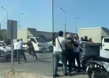 Sürücülerin yol verme kavgası kamerada