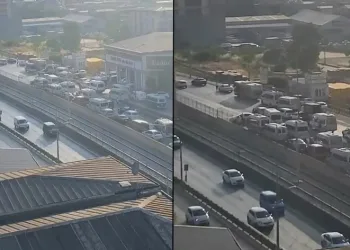 Yolu trafiğe kapattılar, metrelerce araç kuyruğu oluştu