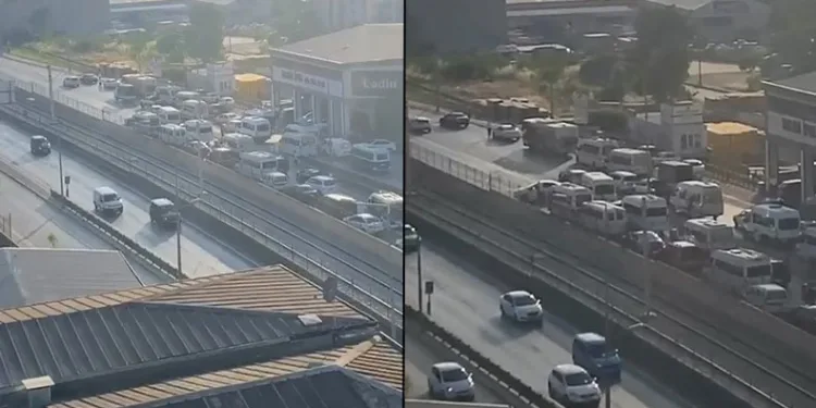 Yolu trafiğe kapattılar, metrelerce araç kuyruğu oluştu