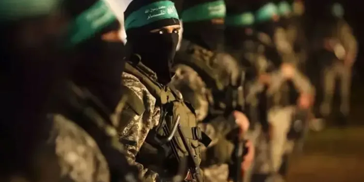 Hamas üyesi ve ailesi sınır dışı edildi