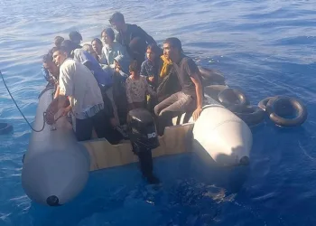 Ayvacık açıklarında 24 kaçak göçmen yakalandı