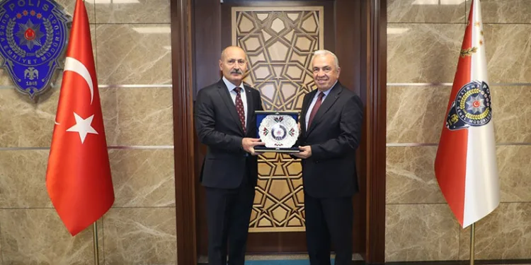 Başkan Şadi Özdemir’den nezaket ziyaretleri