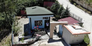 Türbe gibi aile kabristanlığı