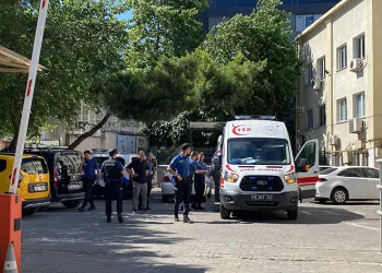 Ticari takside gördüğü eşine kurşun yağdırdı