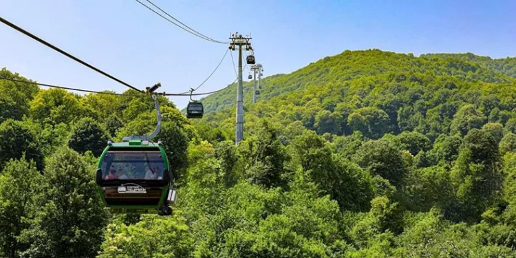 Karnesini alan teleferiğe koştu