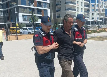 Halıya sarılmış halde denizde bulunmuştu