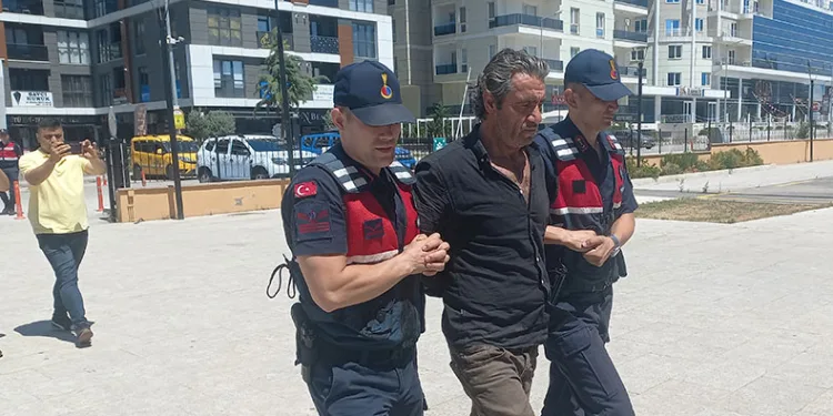 Halıya sarılmış halde denizde bulunmuştu
