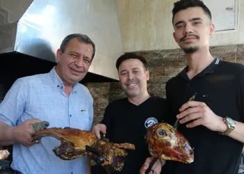 Ustalar fast food tüketimine karşı uyardı