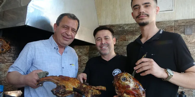 Ustalar fast food tüketimine karşı uyardı