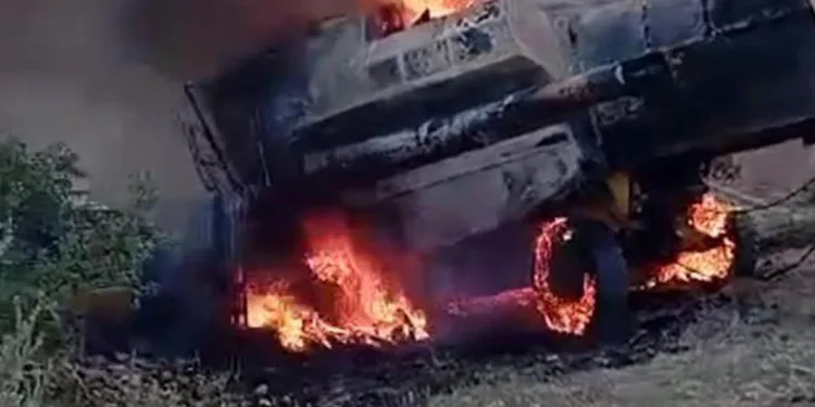 Konya’da hasat yapan biçerdöver yandı