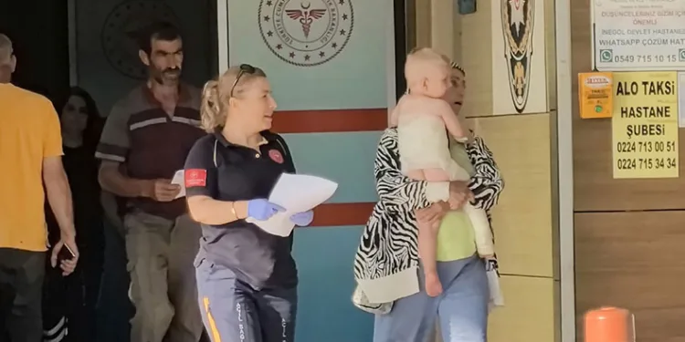 1,5 yaşındaki bebeğin üzerine kaynar su döküldü