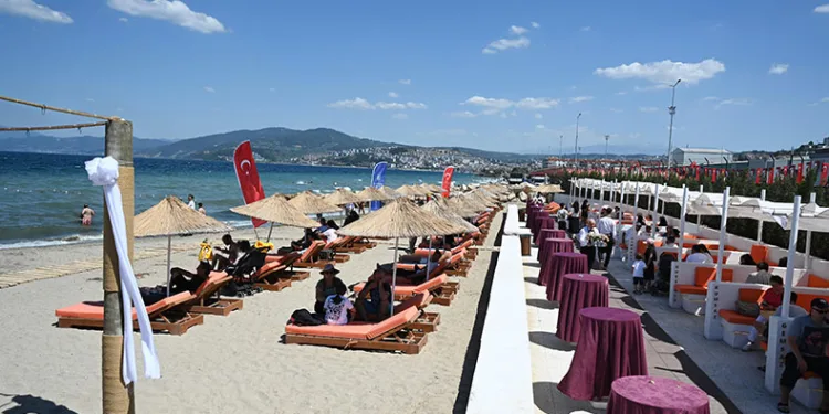 Mudanya Plajı, hizmete açıldı