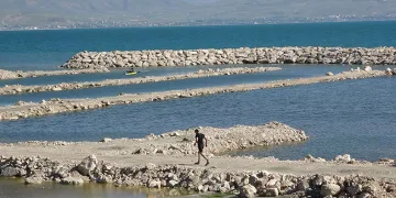 Van Gölü’nde su seviyesi yükseldi