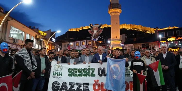 Filistin’e destek İsrail’e lanet yürüyüşü