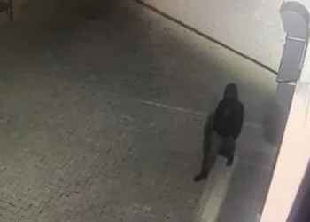 Bursa’da 5 okulu soydu