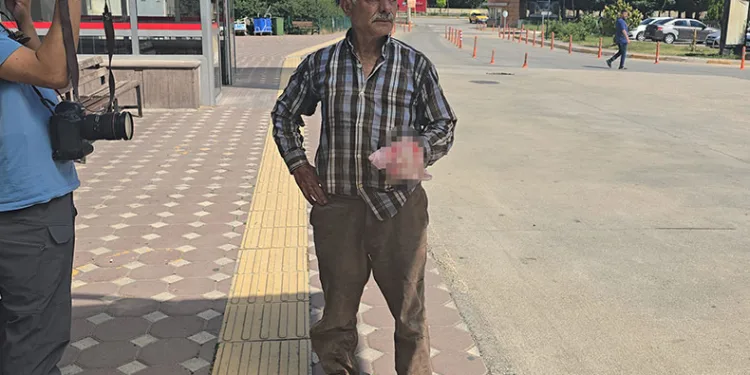 Kurban keseyim derken parmaklarını kesti