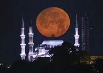İstanbul’da dolunay