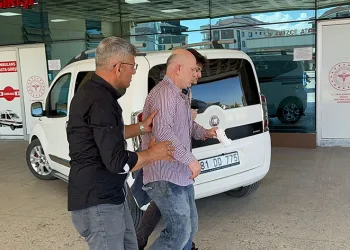 57 kişi kurban yerine kendini kesti