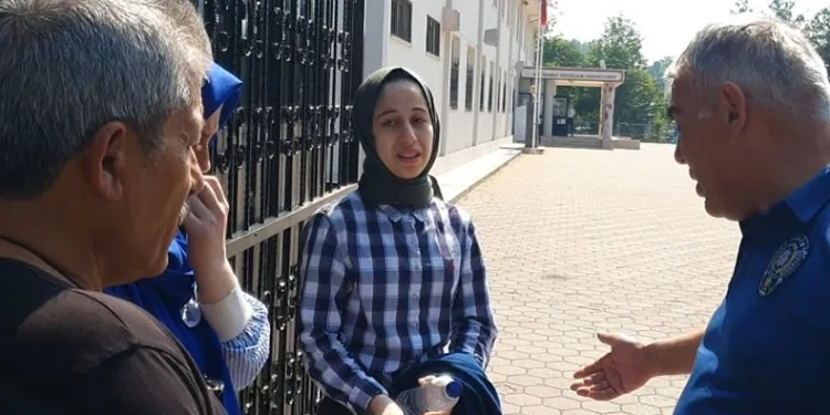 Sınava geç kalanların gözyaşları sel oldu