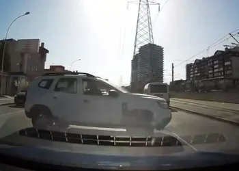 Hatalı manevra böyle kaza getirdi