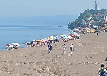 Sınavdan çıkanlar plajları doldurdu