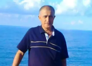 Sahilde yürüyüşe çıkan emekli polis hayatını kaybetti