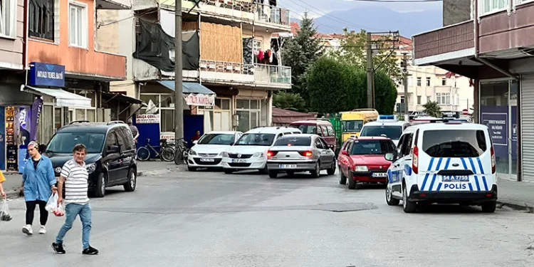 Kahvehanede küfür kavgasında kan aktı