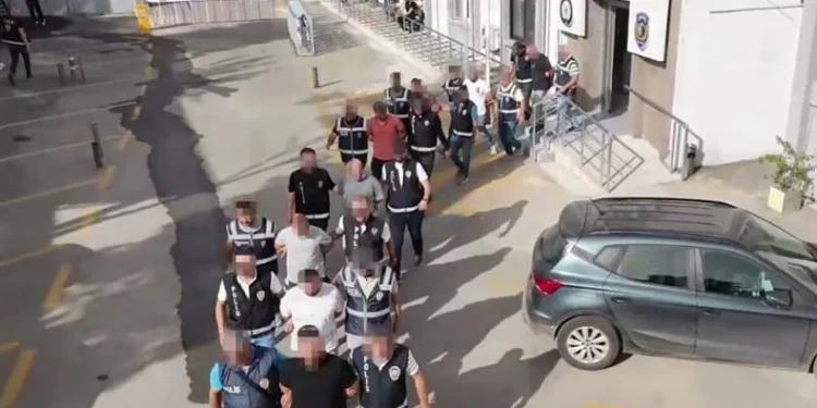 İzmir merkezli Uluslararası ‘change’ operasyonu