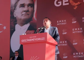 “Sokaklar, meydanlar bizimdir”