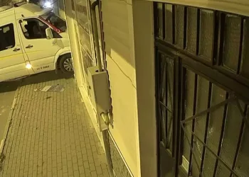 Kalp spazmı geçiren şoför dükkana daldı