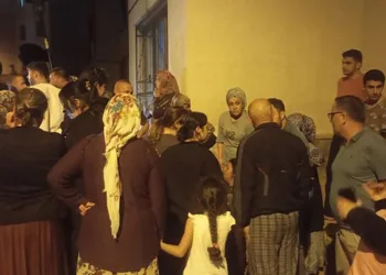 Binanın 3’üncü katından düşen genç yaralandı