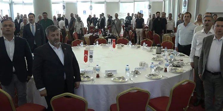 TR Düşünce Kulübü ilçe belediye başkanları ile buluştu