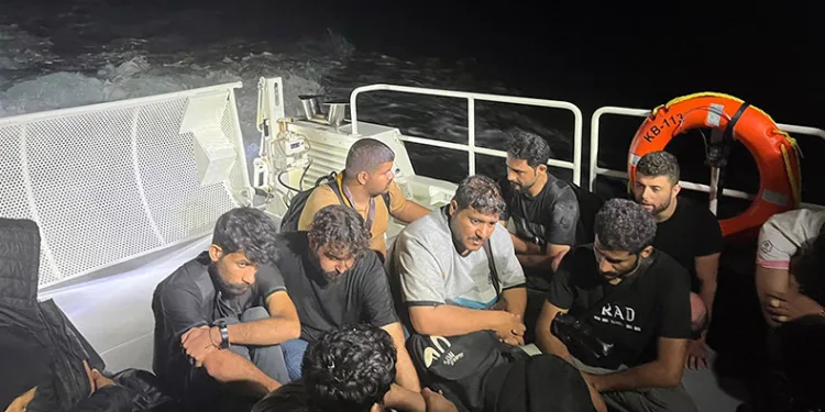 Datça’da 13 düzensiz göçmen yakalandı