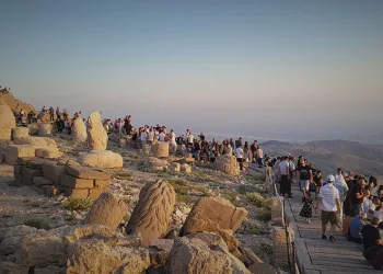 Nemrut Dağına bayram bereketi