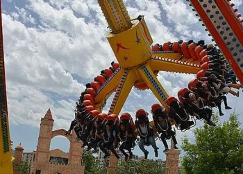 Lunaparkta faciadan dönüldü
