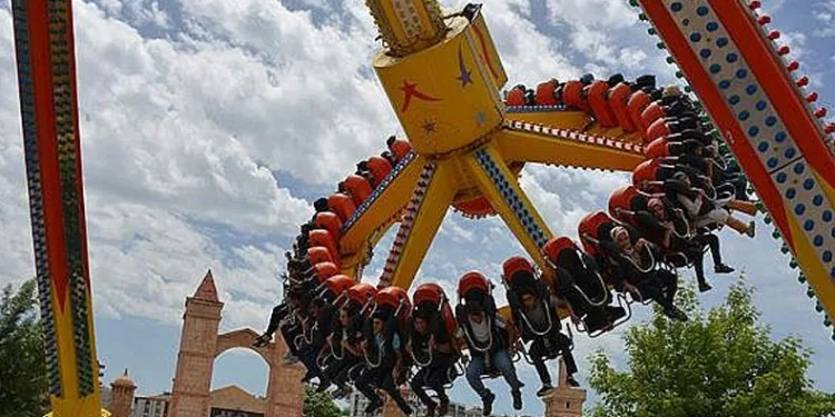 Lunaparkta faciadan dönüldü