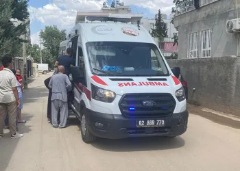 Elektrikli bisiklet 3 yaşındaki çocuğa çarptı