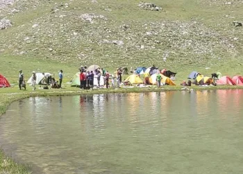 Doğa harikası alanı çöplüğe dönüyor