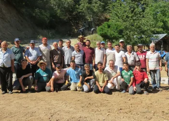 Seferiışıklar Köyü’nde imece usulü temizlik