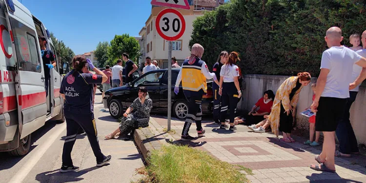 Cip ile otomobil çarpıştı: 2’si çocuk 6 yaralı