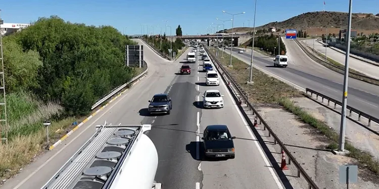 Tatilcilerin dönüşü devam ediyor