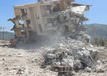 Kaldığı enkazdan sapa sağlam çıktı